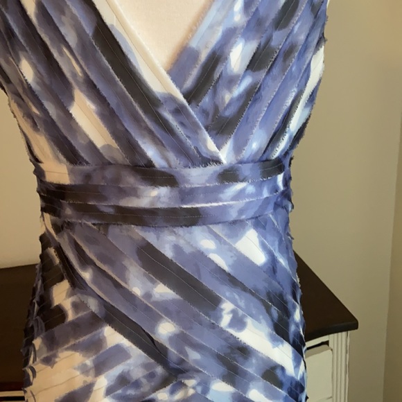 Ann Taylor lavender gray & white  V-Neck sheeth dress - Picture 7 of 7